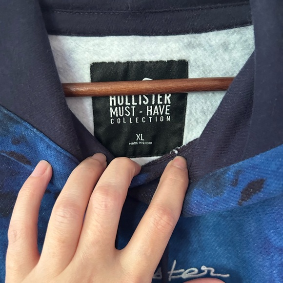 Hollister, Men’s Multicolor Tie-Dye Hoodie, EUC, Size XL - Picture 4 of 6